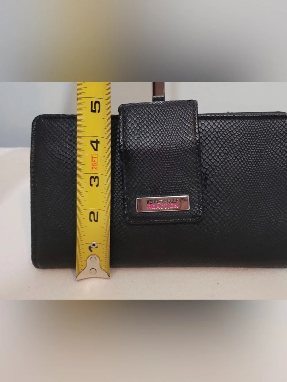 Kenneth Cole Reaction please zoom 12